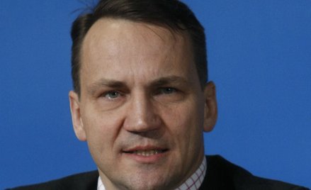 Radosław Sikorski: PiS w sojuszu z kibolami obrzydza Polakom patriotyzm