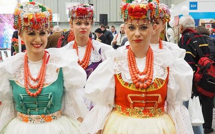 Członkinie zespołu Śląsk wzbudzały podziw strojami, urodą i talentem