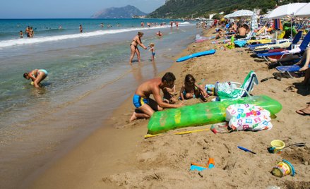 Traveldata zebrała i porównała ceny wakacji na 2026 rok. Jest taniej