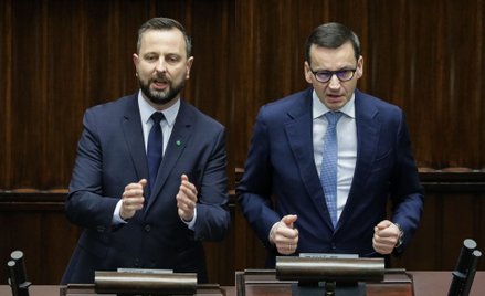 Wicepremier Władysław Kosiniak-Kamysz (PSL) i były premier Mateusz Morawiecki (PiS) w Sejmie
