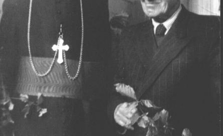 Kardynał Wyszyński z ojcem, Komańcza 1956 r.