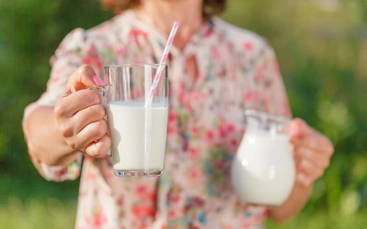 Za litr mleka z ekologicznego gospodarstwa można uzyskać o 30 proc. wyższą cenę