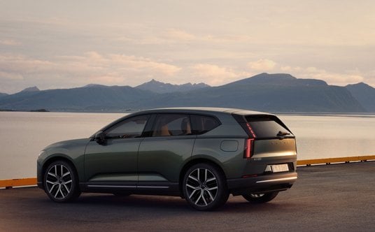 Volvo EX60 dostępne jest w trzech głównych wariantach napędowych.