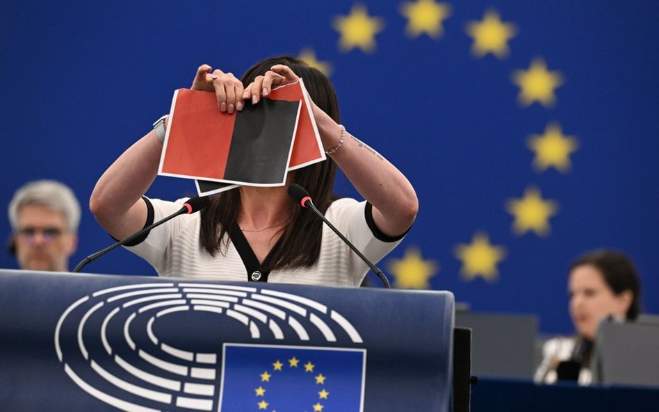 Europosłowie przyjęli poprawkę w sprawie UPA