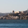 Zamknięte ponad pół wieku temu więzienie Alcatraz w zatoce San Francisco