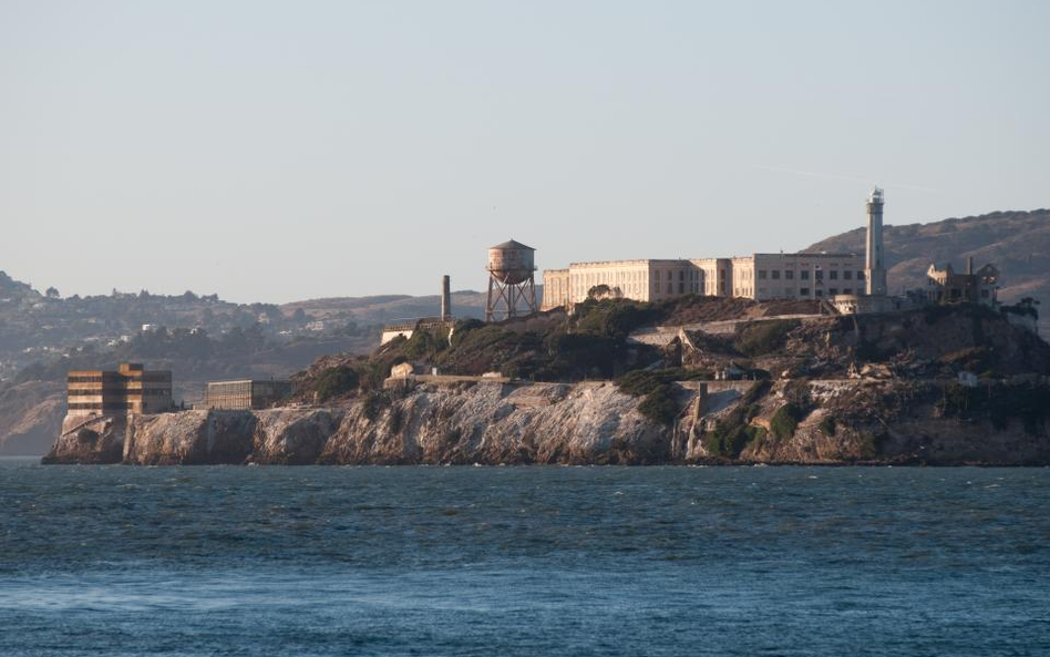 Zamknięte ponad pół wieku temu więzienie Alcatraz w zatoce San Francisco