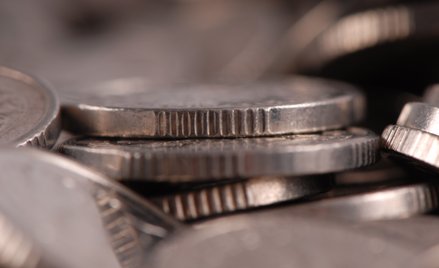 Dywidendowe żniwa w pełni. Które spółki są hojne?