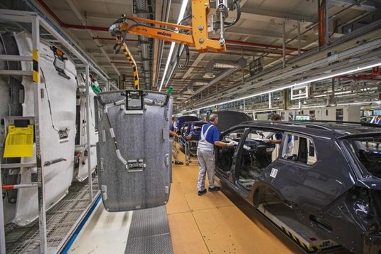 Volkswagen wciąż zmaga się ze skutkami skandalu z fałszowaniem testów emisji spalin.