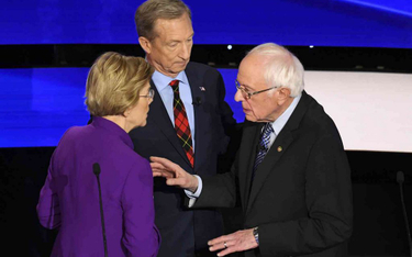Warren nie podała ręki Sandersowi. Co mu powiedziała?