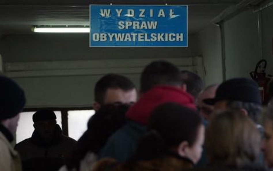 Terminowa karta pobytu, ale bezterminowy angaż