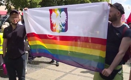 Prokuratura: transparent z orłem na tęczowym tle nie znieważa