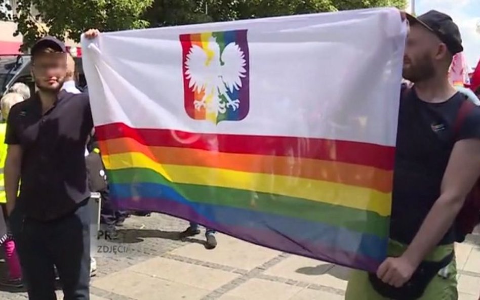 Prokuratura: transparent z orłem na tęczowym tle nie znieważa