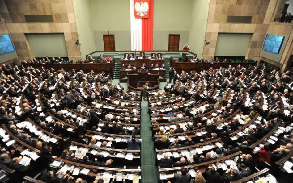 W związku z przejęciem przez Polskę wspólnej waluty nieco pracy w najbliższych latach będą mieć równ