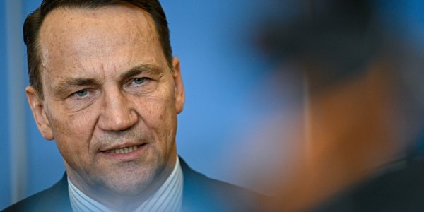 Zbigniew Ziobro opuścił Węgry. Radosław Sikorski: sam sobie gra na nosie