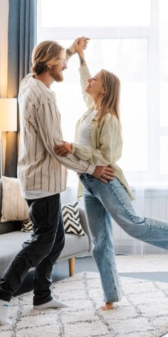 Z nowego raportu wynika, że młodzi mężczyźni mają silnie zakorzenione tradycyjne wzorce męskości.