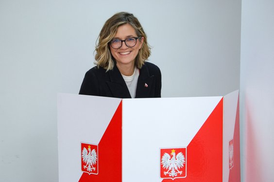 Wybory prezydenckie. Magdalena Biejat w lokalu wyborczym