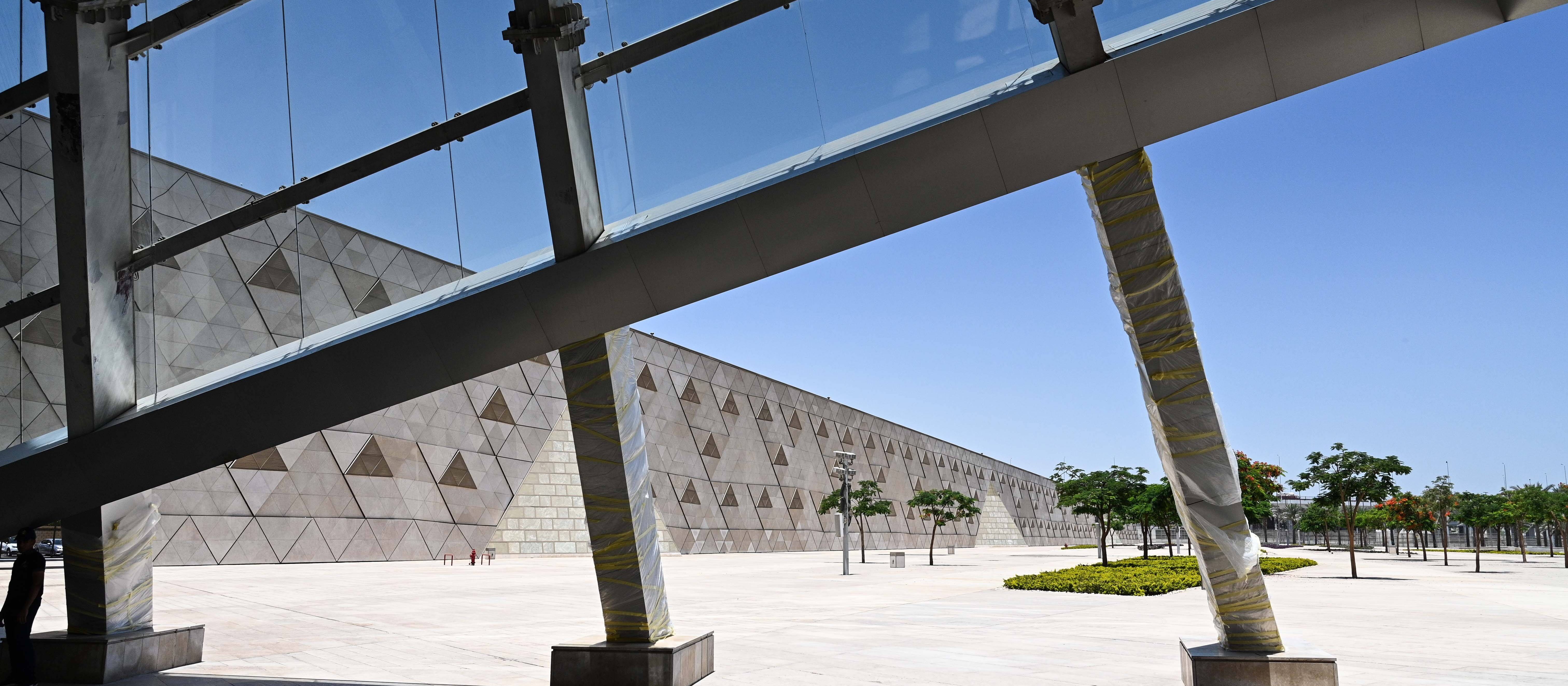Luksusowe noclegi przy Wielkim Muzeum Egipskim. Goście przejdą znad basenu do muzeum