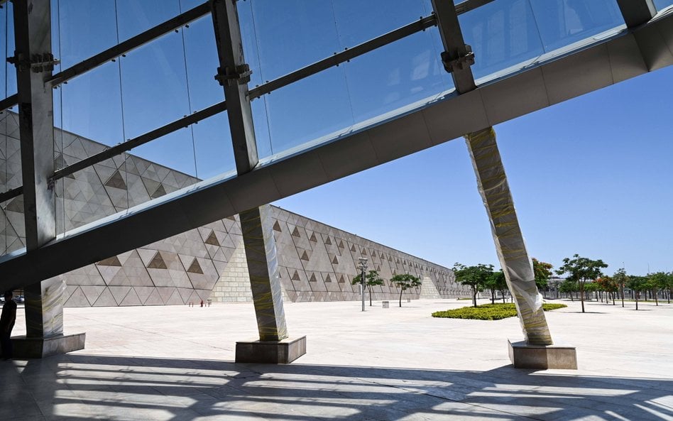 Nowy kompleks hotelowy ma stać tuż obok nowo otwartego Wielkiego Muzeum Egipskiego. Obu obiektom maj