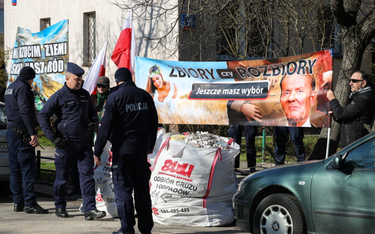 Manifestacja rolników przed Centrum Dialog w Warszawie