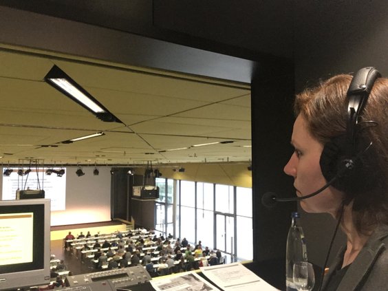 Aleksandra Kuhn w pracy. Tłumaczenia to jej pasja.