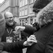Paweł Adamowicz podczas niedzielnej kwesty, kilka godzin później został zaatakowany
