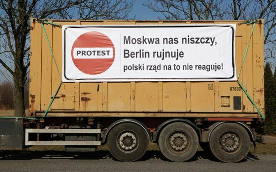 Zagrożonych jest kilkadziesiąt tysięcy miejsc pracy