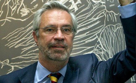Charles Powell: Ameryka Trumpa jest samotna