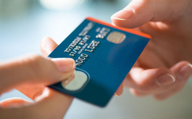Konsumenci będą lepiej chronieni przy korzystaniu z bankomatów i kart płatniczych