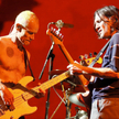 Flea i John Frusciante znowu razem na scenie. Na zdjęciu: gitarzyści podczas koncertu w hiszpańskiej