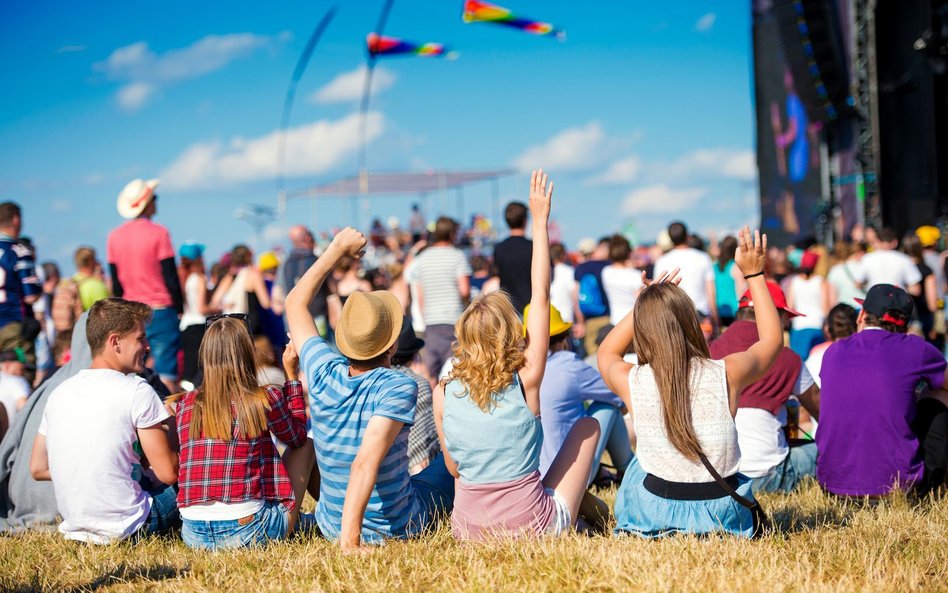 Najwięcej w lato zarobić można na festiwalach muzycznych - zarobki wynoszą tutaj średnio 20 zł za go