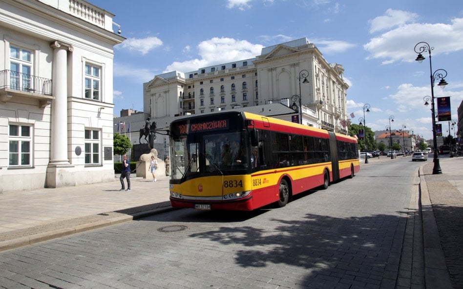 Warszawa należy do miast planujących zmiany w sposobie płatności za przejazdy komunikacją miejską