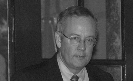 Ken Starr opuszczający Biały Dom, fotografia z 17 sierpnia 1998 r.