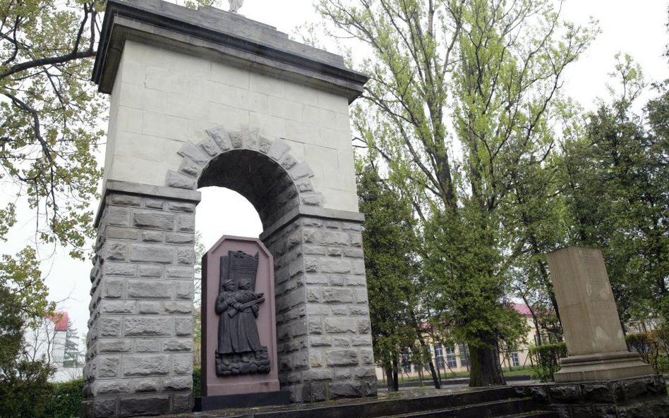 Nietypowa demonstracja pod pomnikiem Armii Czerwonej