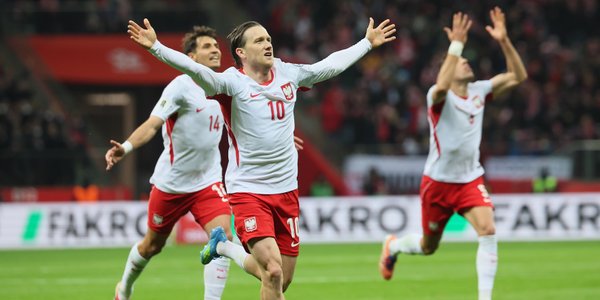 Polska – Albania 2:1. Piłkarze dali radość, kibice przynieśli wstyd. O mundial zagramy ze Szwecją