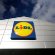 Brytyjski Lidl wycofa opakowania z czarnego plastiku, na których sprzedawał owoce i warzywa