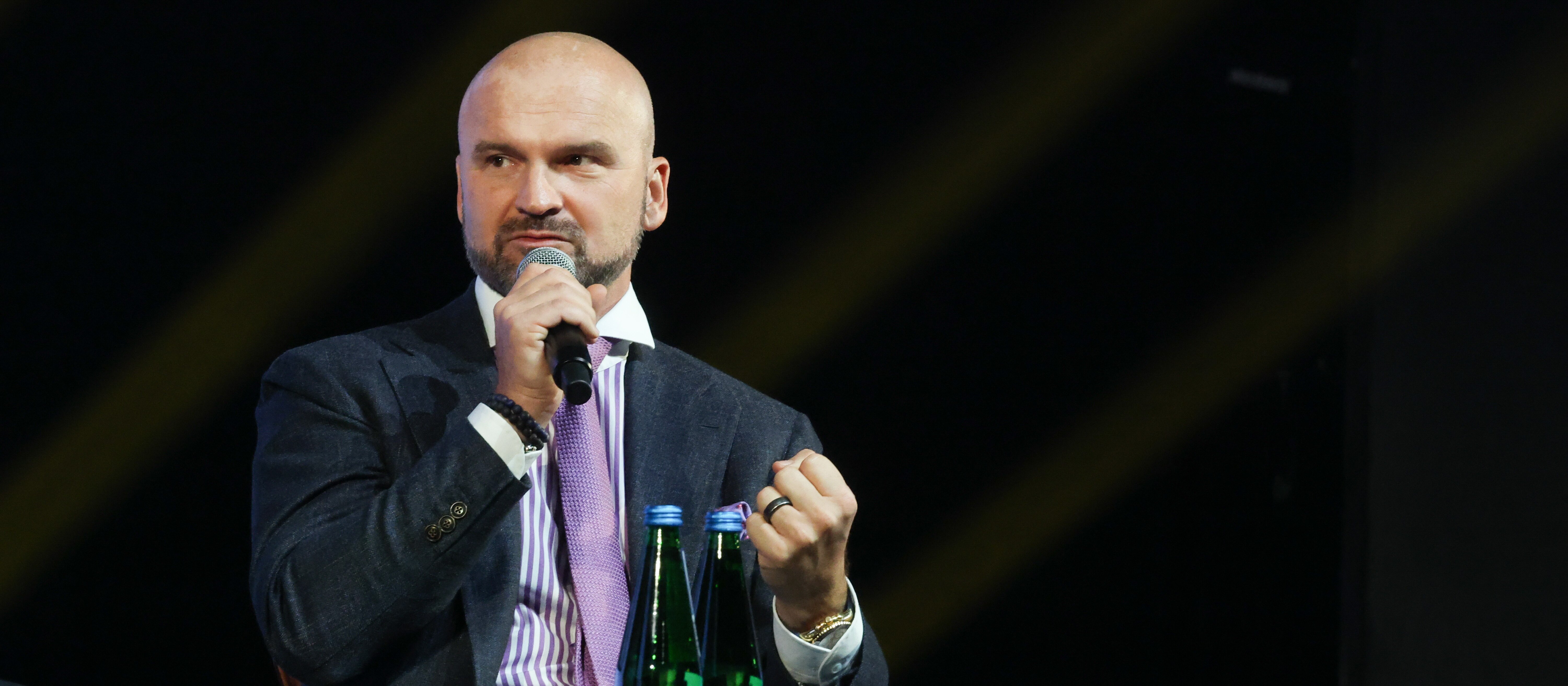 FedEx z Rafałem Brzoską rzucą wyzwanie Amazonowi? Wielka transakcja