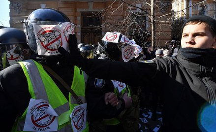 Ukraina: 25 policjantów rannych w starciach z nacjonalistami