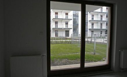 Stoją setki pustych mieszkań