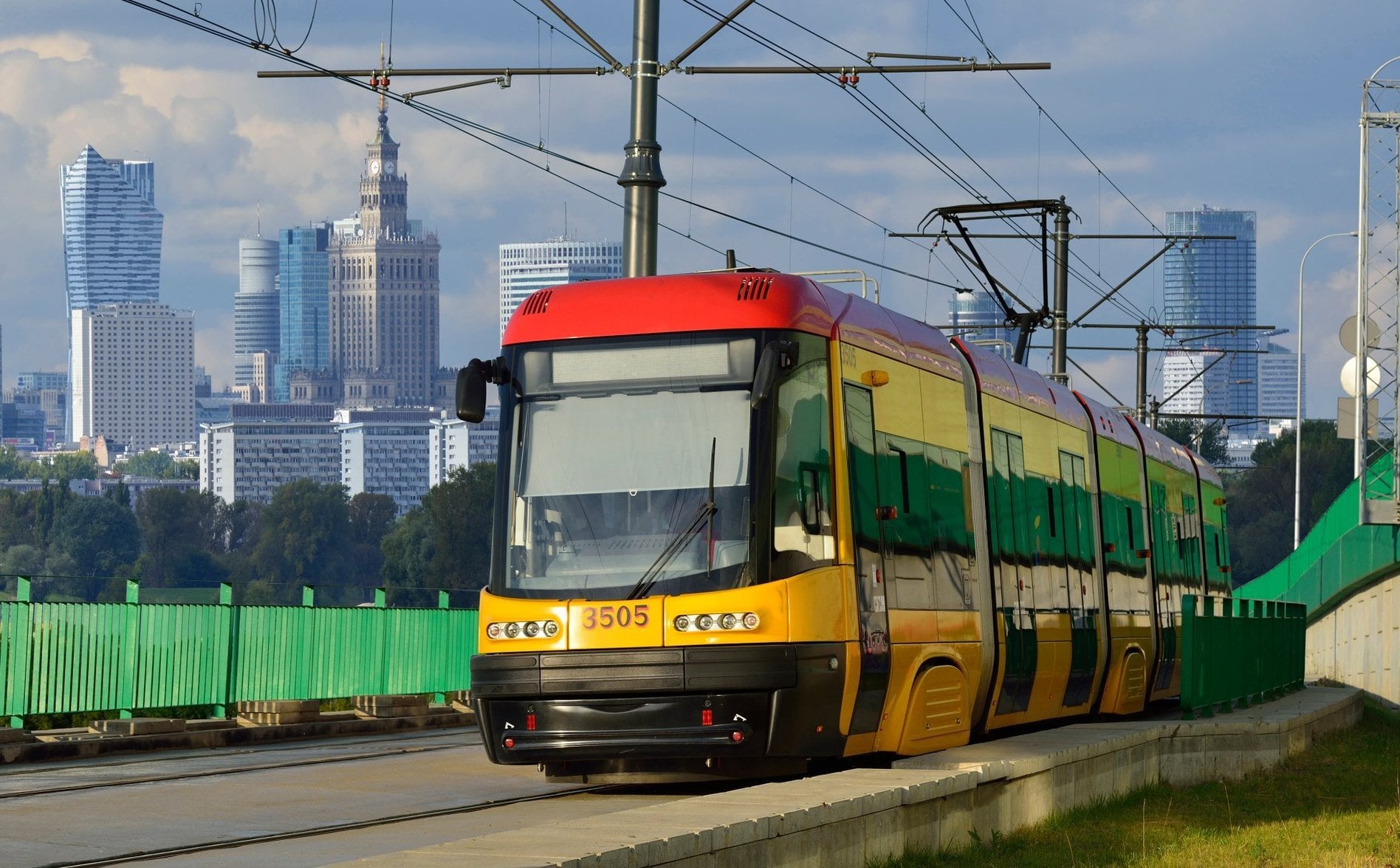 Polska rośnie trzy razy szybciej niż strefa euro