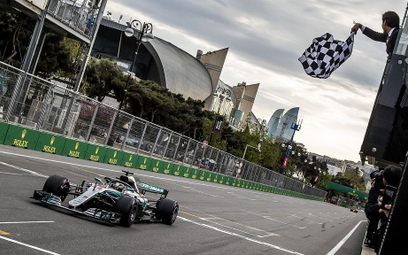Formuła 1: Lewis Hamilton wygrywa w Baku. Pech Valtteriego Bottasa
