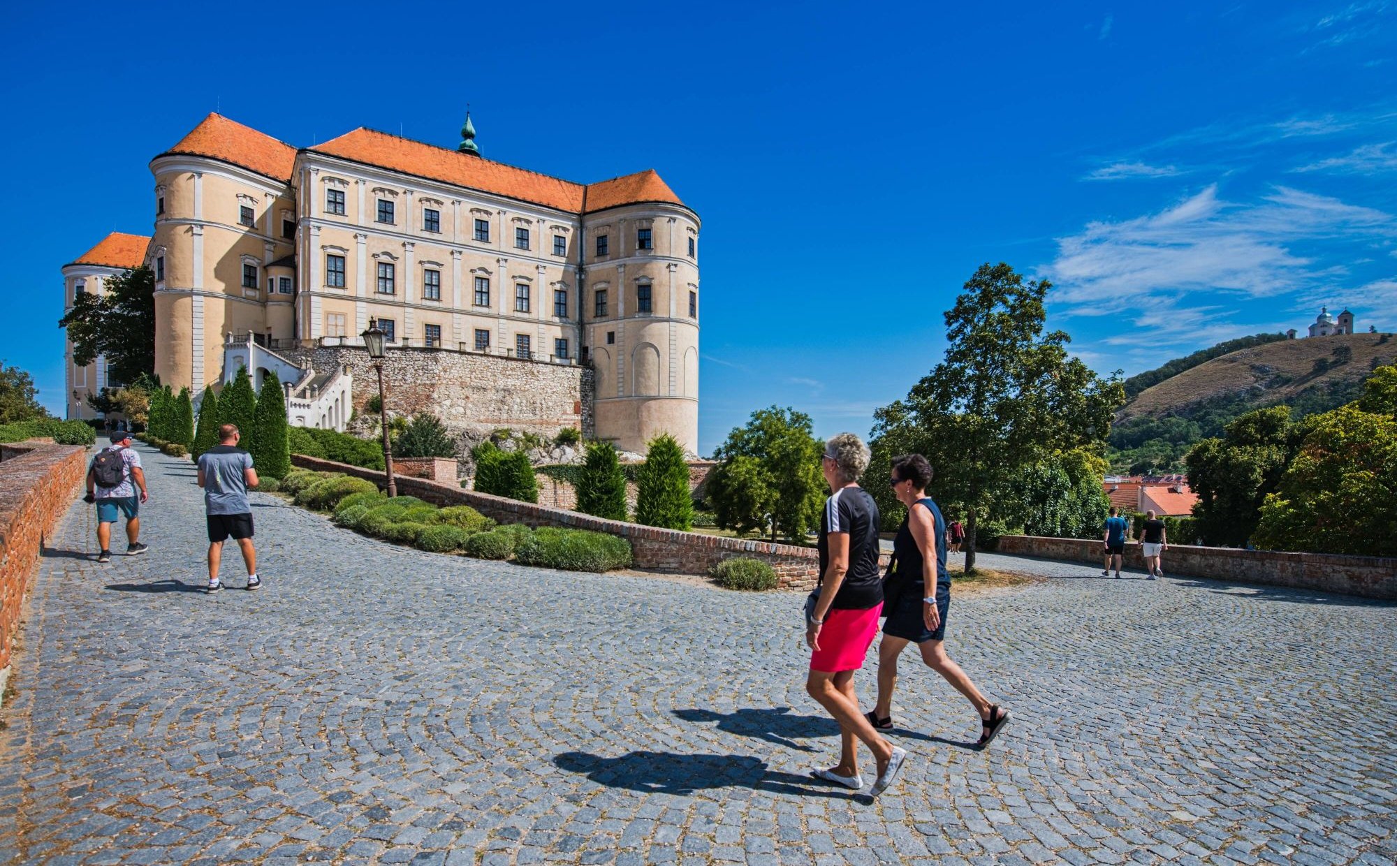 Coraz więcej Polaków podróżuje do Czech. Właśnie awansowali na drugie miejsce