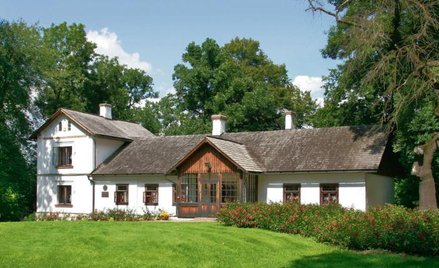 Dworek w Żarnowcu – dar narodu dla Marii Konopnickiej .