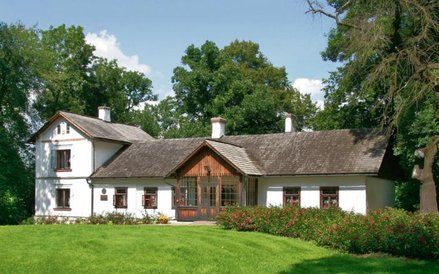 Dworek w Żarnowcu – dar narodu dla Marii Konopnickiej .