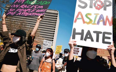 Demonstracja w Los Angelels 27 marca przeciwko nienawiści rasowej wobec osób pochodzenia azjatyckieg