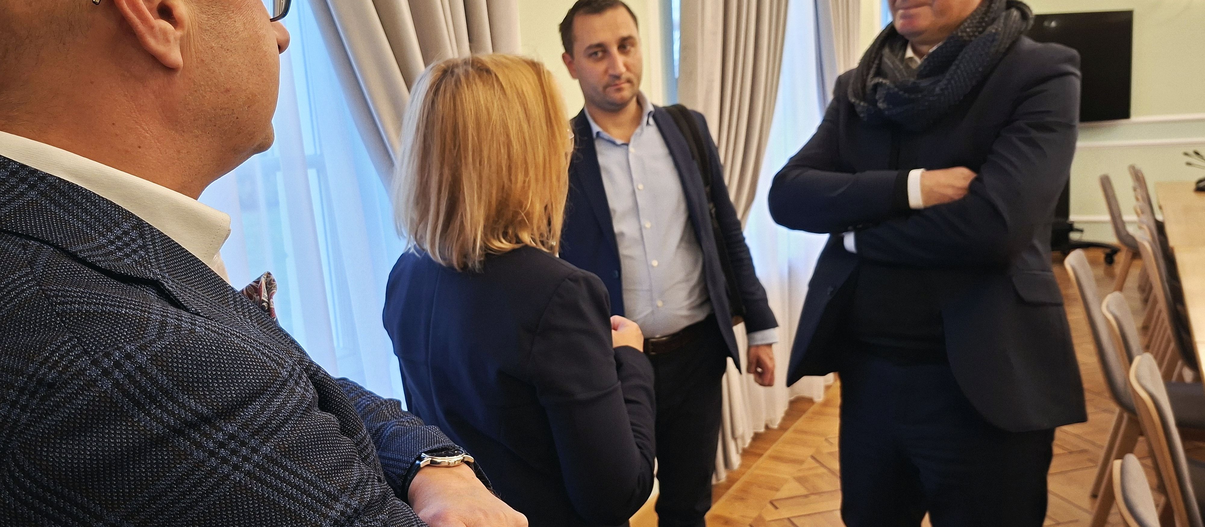 PIT zadowolony z zapowiedzi zmiany Karty Nauczyciela. „Załamanie w wycieczkach szkolnych”