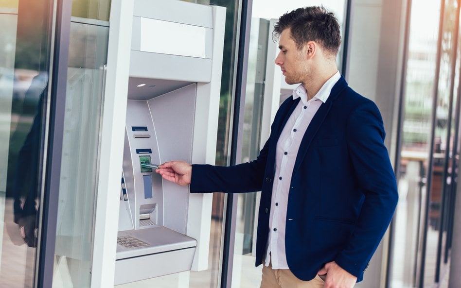 Bankomat zrobi ci zdjęcie. Będzie kara za zakrycie twarzy