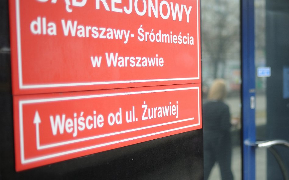 Opinie polityków i publicystów o wykorzystywaniu sądu w kampanii