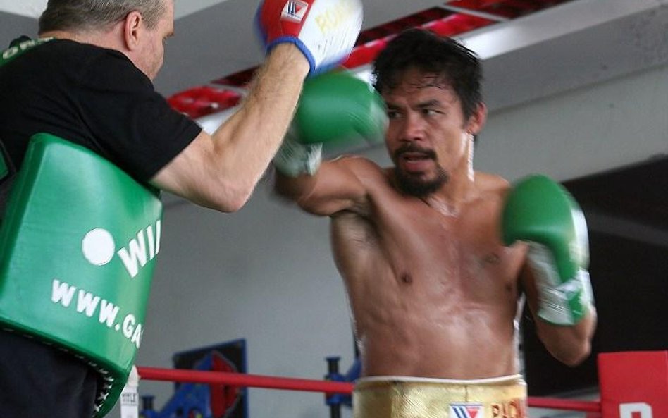 Pacquiao modli się za ofiary tajfunu. Dedykuje im kolejną walkę