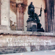 Po zajęciu Monachium przez wojska amerykańskie na kultowym dla nazistów pomniku, nazywanym Portykiem