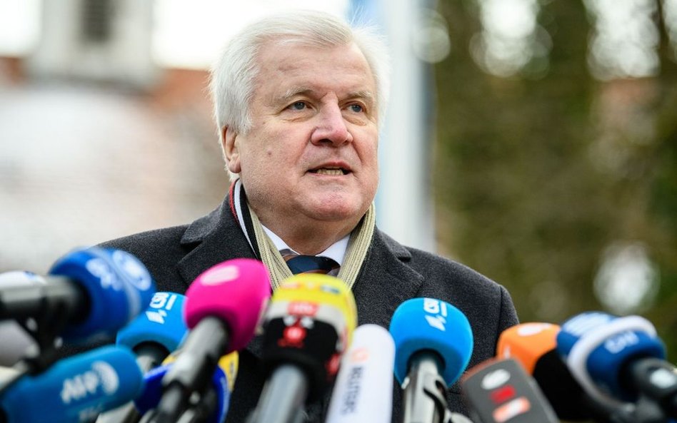 Szef CSU, Horst Seehofer lubił jeździć na Kreml i walczył z "lewactwem i multi kulti" występując w k